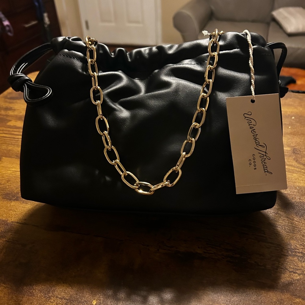 Universal Thread Black Bag with Gold Chain Cute
